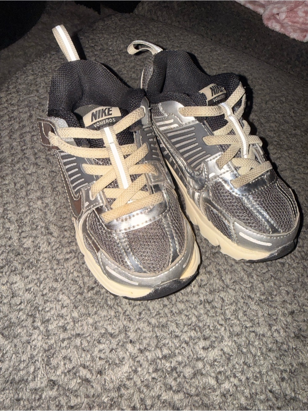 Nike Vomeros Kids Metallic Gray and Cream Lace-Up Sneakers